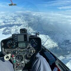 Flugwegposition um 14:38:10: Aufgenommen in der Nähe von Gemeinde Kaprun, Kaprun, Österreich in 5899 Meter